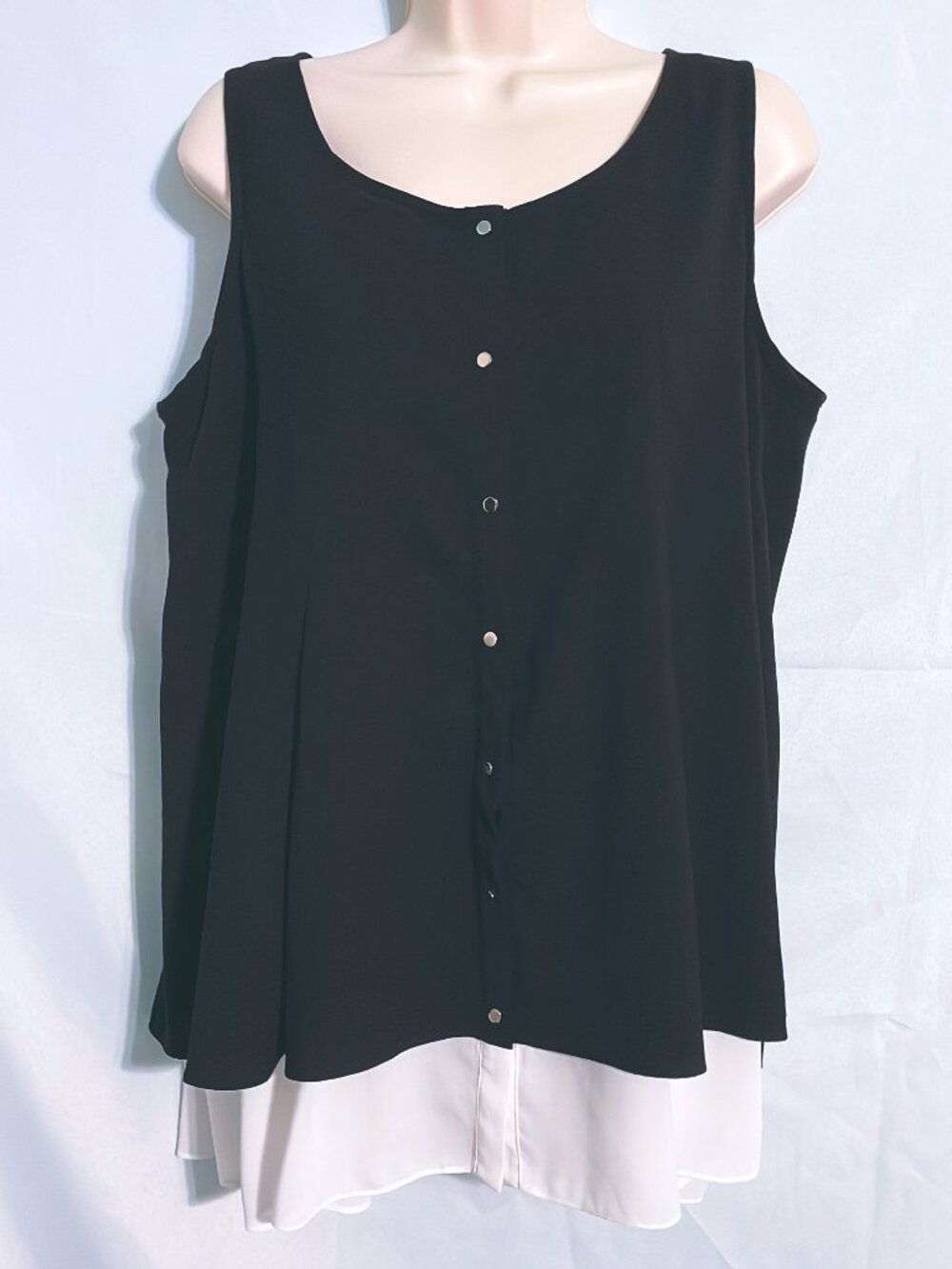 Sharon Young Sleeveless Black & White Top Size L